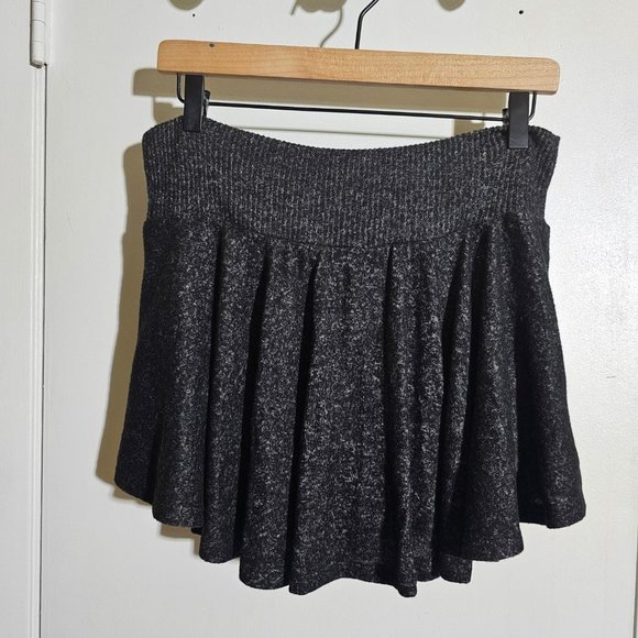 🏷️NWT UO Lounge Set! Tate Cozy Knit Layered Top & Mini Skort Set In Black - S/M - Picture 16 of 16